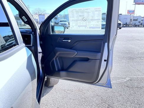 New 2026 GMC Canyon Elevation w/ Convenience Package image 16