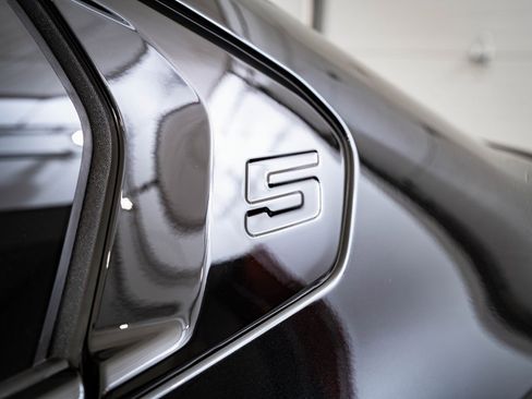 New 2026 BMW 550e xDrive image 20