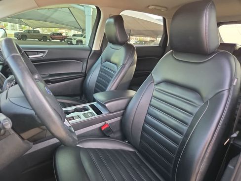 Used 2022 Ford Edge SEL image 16