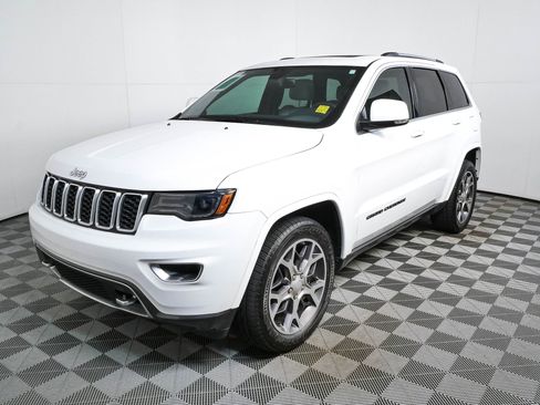 Used 2018 Jeep Grand Cherokee Limited RWD image 32