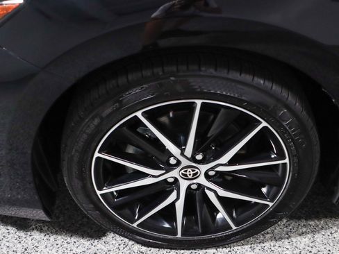 Used 2024 Toyota Camry SE image 11