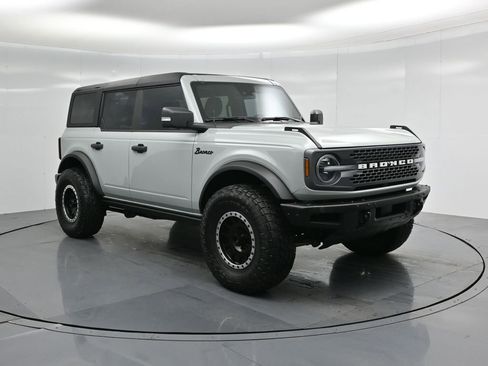 Used 2023 Ford Bronco Badlands image 55