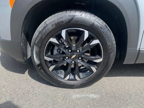 Used 2023 Chevrolet TrailBlazer LT w/ Convenience Package AWD/4WD image 10