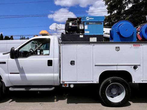 Used 1999 Ford F550 2WD Regular Cab Super Duty image 5