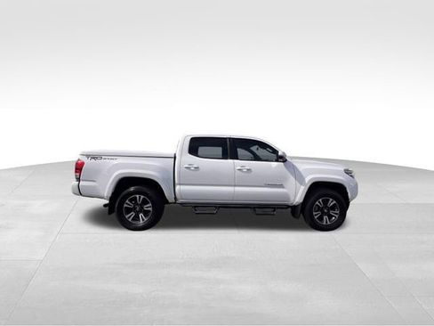Used 2019 Toyota Tacoma TRD Sport w/ Technology Package RWD image 6