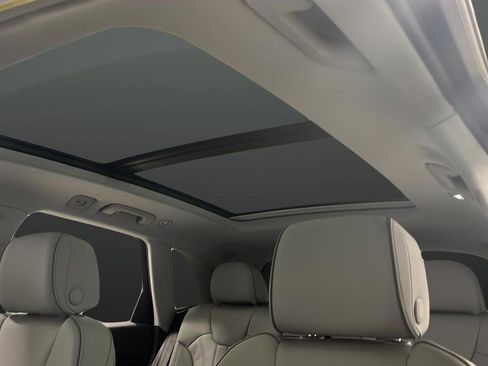 Used 2024 Audi Q5 2.0T Premium w/ Convenience Package image 11