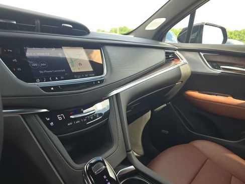 Used 2025 Cadillac XT5 Premium Luxury w/ Technology Package FWD image 27