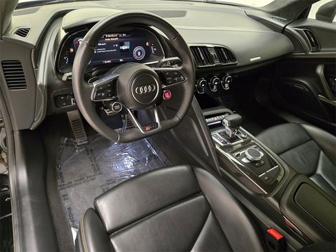 Used 2021 Audi R8 V10 w/ Premium Package image 18