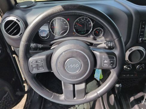 Certified 2016 Jeep Wrangler Unlimited Rubicon w/ Connectivity Group image 16