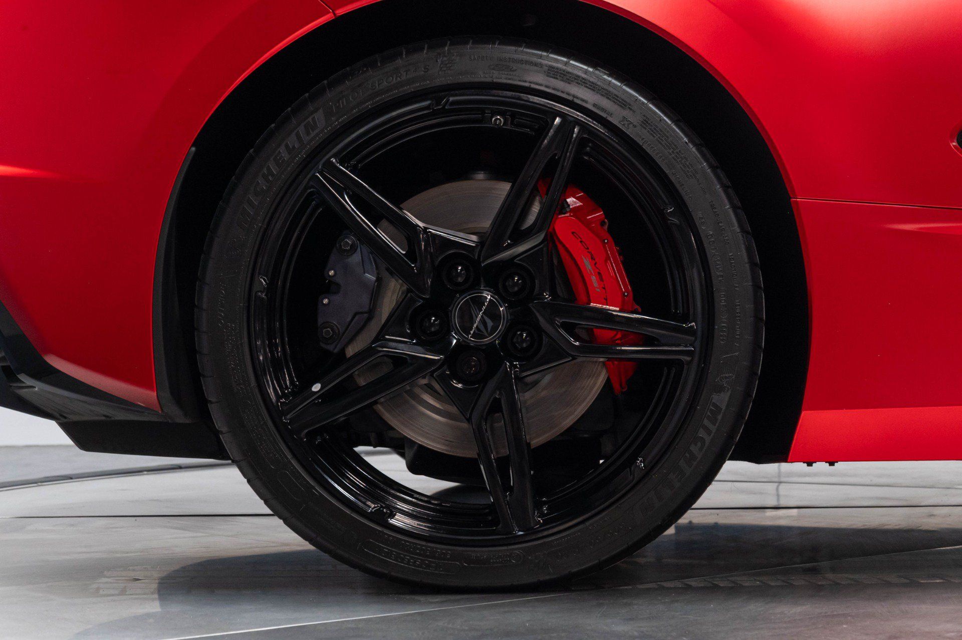 Used 2022 Chevrolet Corvette Stingray Coupe w/ 2LT w/ Z51 Performance Package RWD image 29