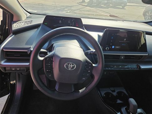 Used 2025 Toyota Prius LE image 17