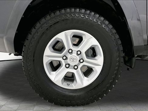 Used 2019 Toyota 4Runner SR5 Premium AWD/4WD image 26