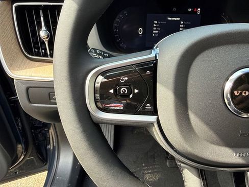 New 2026 Volvo XC60 B5 Core w/ Protection Package Premier AWD/4WD image 12