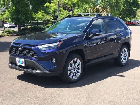 Used 2025 Toyota RAV4 XLE Premium w/ Weather Package AWD/4WD image 1