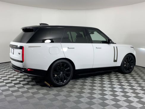 Used 2023 Land Rover Range Rover SE image 8
