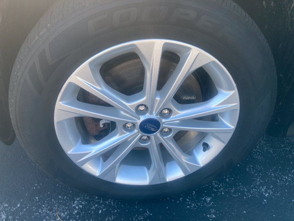 Used 2018 Ford Escape SE w/ SE Sync 3 Package AWD/4WD image 34