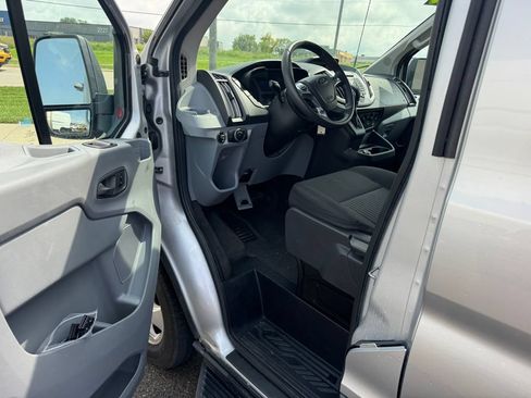 Used 2018 Ford Transit 350 XLT RWD image 2