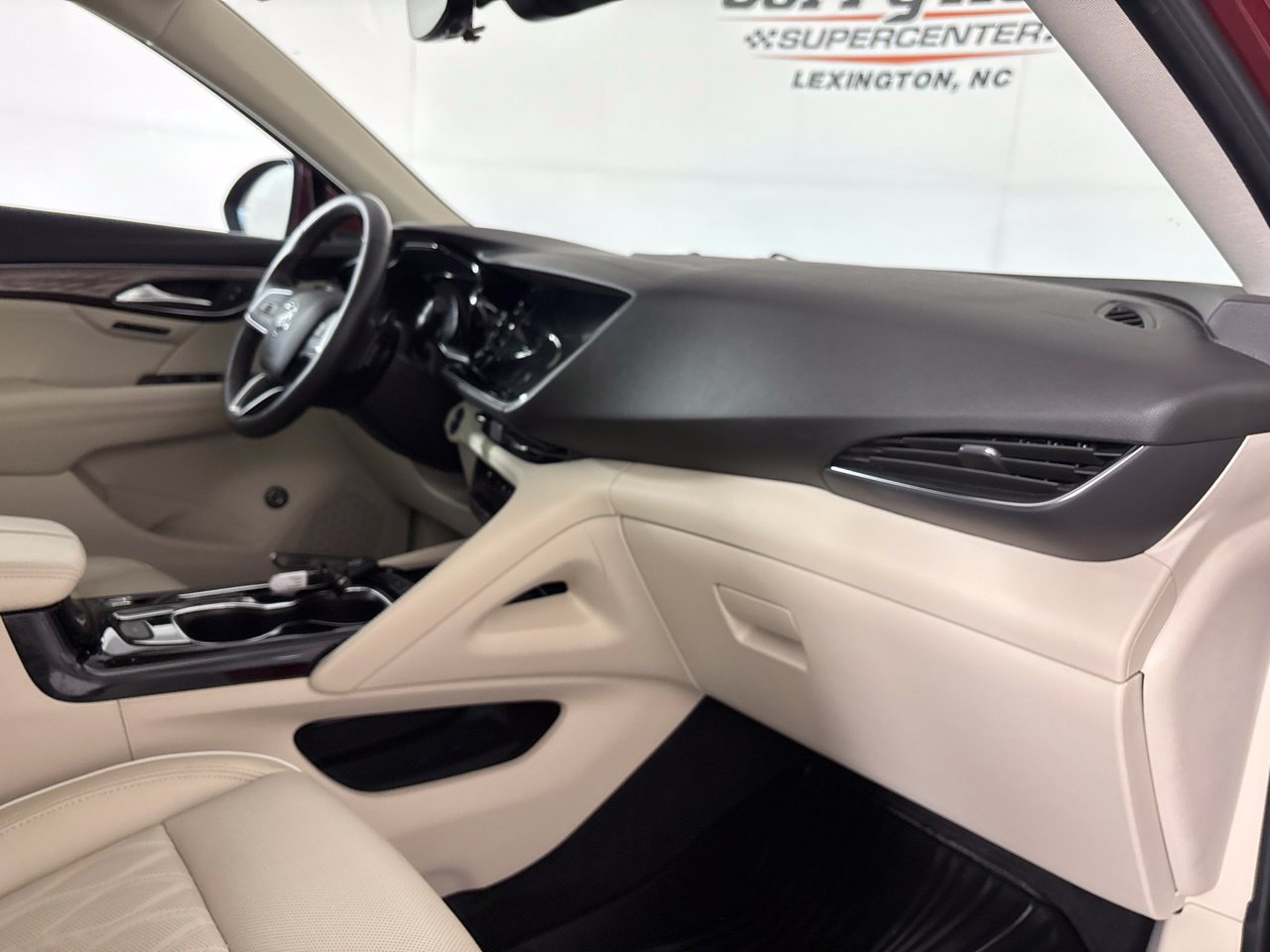 Used 2021 Buick Envision Avenir w/ Technology Package II AWD/4WD image 33