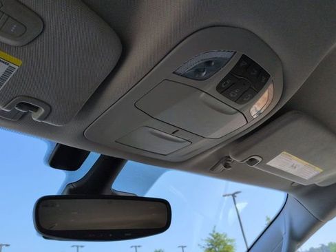 Certified 2021 Chrysler Pacifica Touring-L FWD image 26