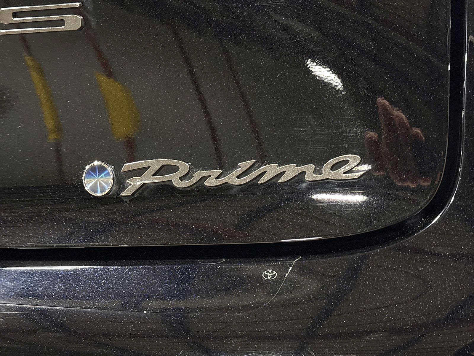 Used 2024 Toyota Prius Prime FWD image 25
