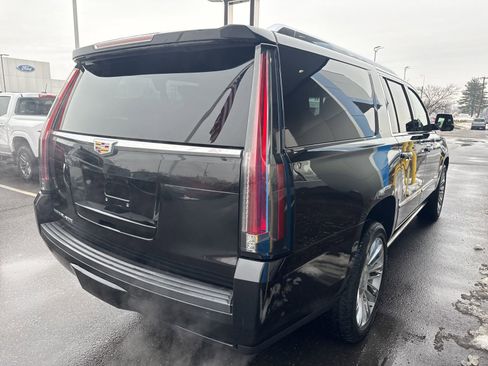 Used 2017 Cadillac Escalade ESV Platinum image 7