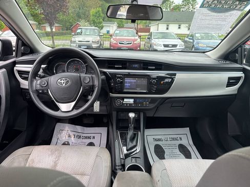 Used 2015 Toyota Corolla LE FWD image 6