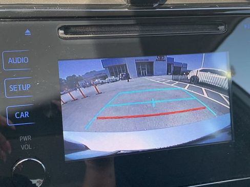 Used 2019 Toyota Prius XLE FWD image 22