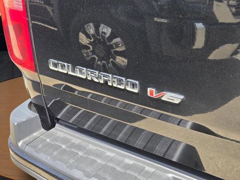 Used 2018 Chevrolet Colorado LT w/ LT Convenience Package image 9