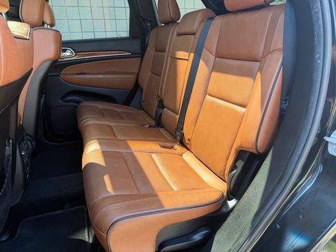 Used 2013 Jeep Grand Cherokee Overland w/ Advance Technology Group AWD/4WD image 39
