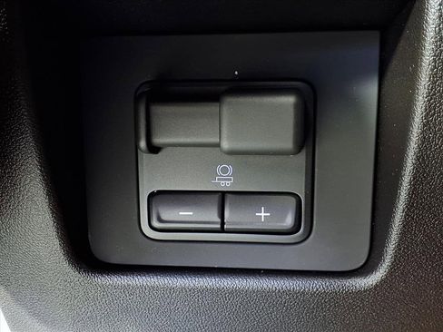 New 2026 GMC Canyon Elevation w/ Convenience Package image 12