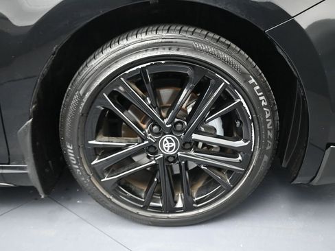 Used 2025 Toyota Camry SE image 5