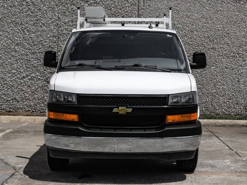Used 2022 Chevrolet Express 2500 w/ Driver Convenience Package RWD image 7