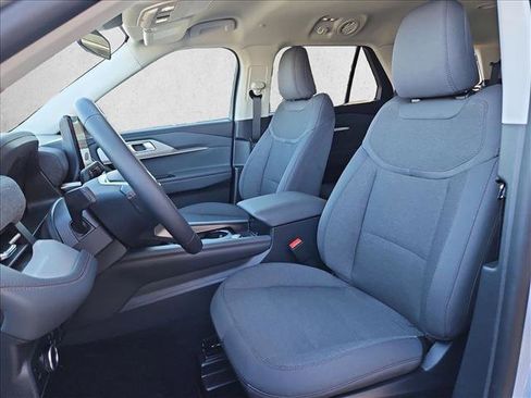 New 2026 Ford Explorer Active image 4