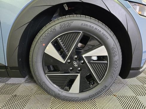 New 2025 Hyundai Ioniq 5 SE image 3