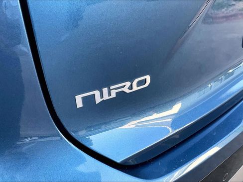 Used 2023 Kia Niro EX Touring FWD image 31