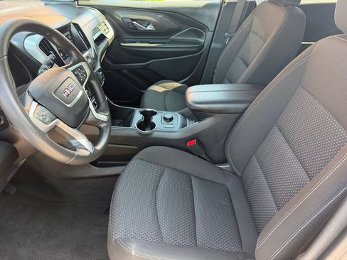 Used 2024 GMC Terrain SLE FWD image 10