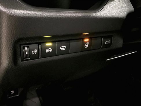 Certified 2023 Toyota RAV4 SE image 33