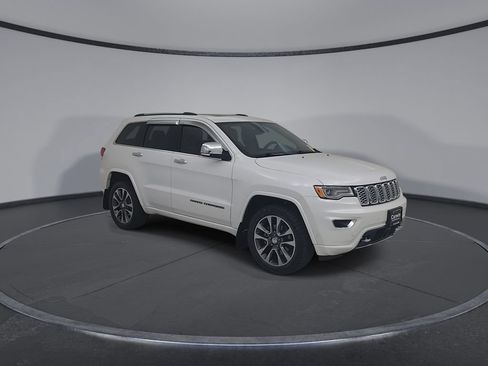 Used 2017 Jeep Grand Cherokee Overland w/ Jeep Active Safety Group AWD/4WD image 3