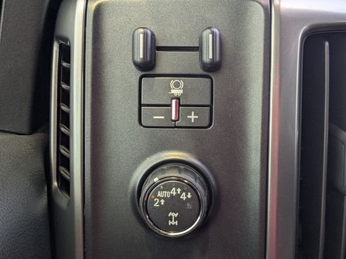 Used 2018 Chevrolet Silverado 1500 LT w/ Texas Edition AWD/4WD image 23