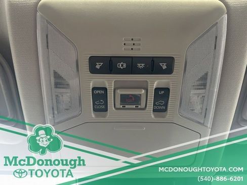 Used 2020 Toyota RAV4 XLE Premium image 18