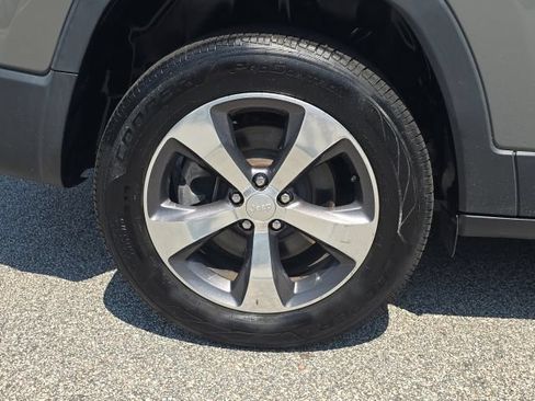 Used 2020 Jeep Cherokee Limited AWD/4WD image 11