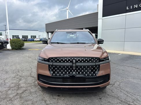 New 2025 Lincoln Navigator L Black Label image 2