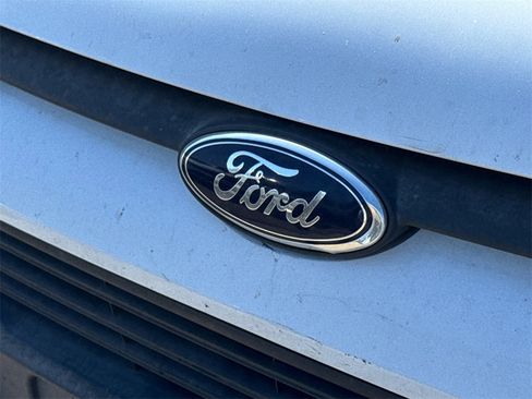 Used 2015 Ford Transit Connect XLT image 3