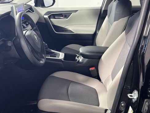 Used 2025 Toyota RAV4 XLE w/ Convenience Package image 13