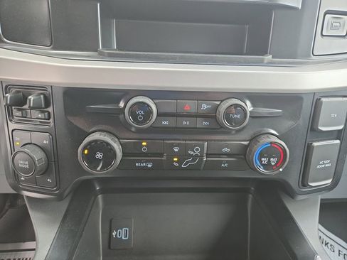 Used 2025 Ford F350 XLT w/ FX4 Off-Road Package image 25