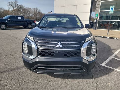 Used 2024 Mitsubishi Outlander ES image 8