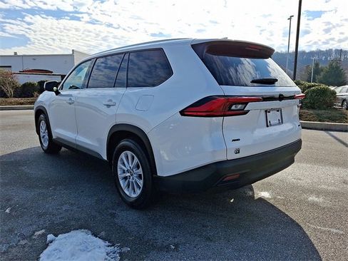 Certified 2024 Toyota Grand Highlander XLE image 4