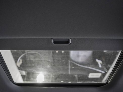 New 2025 Jeep Grand Cherokee Altitude image 31