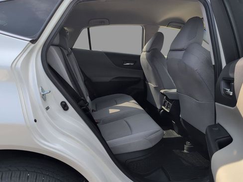 Used 2021 Toyota Venza LE AWD/4WD image 19