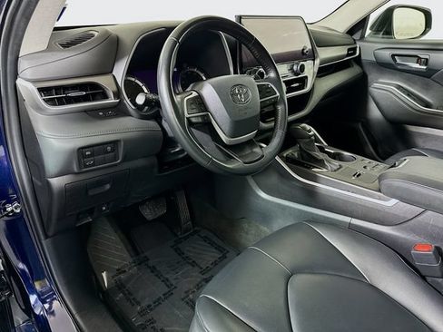 Used 2023 Toyota Highlander XLE FWD image 10